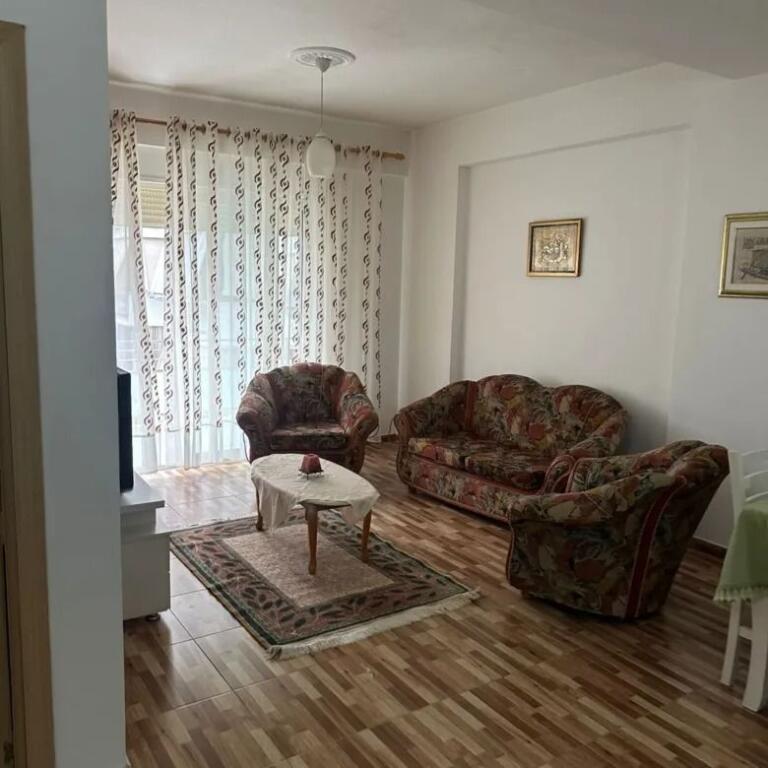Qera , Apartament 1+1, Yzberisht, 500  euro/muaj