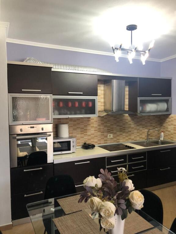 Shitet apartament 2+1 në Astir!