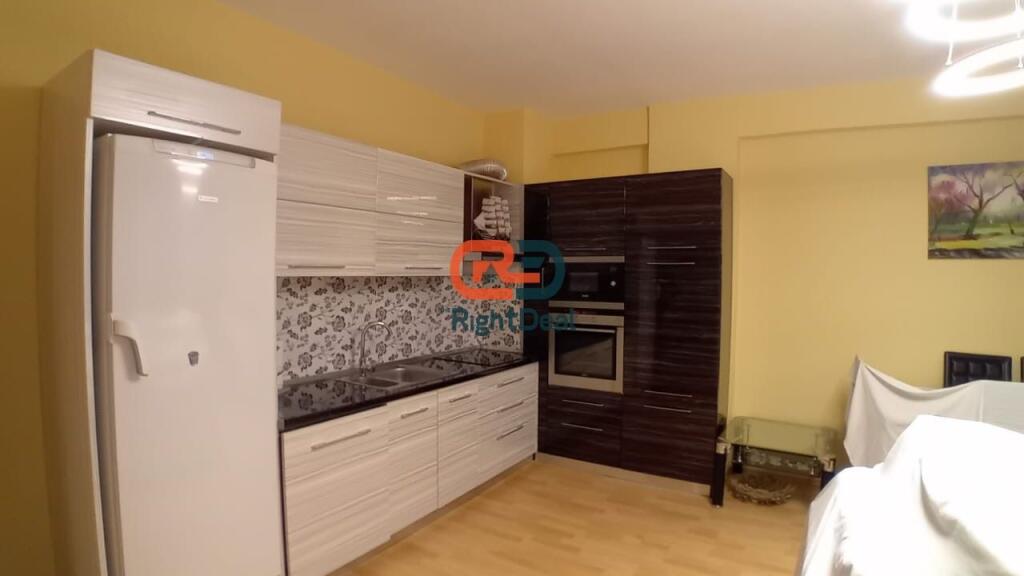 Ne Yzberisht, Shitet Apartament 2+1, Me Kubature Te Rregullt!!!