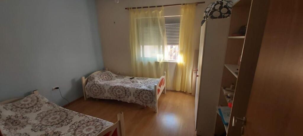 🏢Astir,prane Bar 2 Palmat jepet me qera apartament 2+1,i mobiluar. 50,000Leke