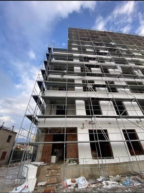 APARTAMENT 2+1 PER SHITJE, KAMEZ