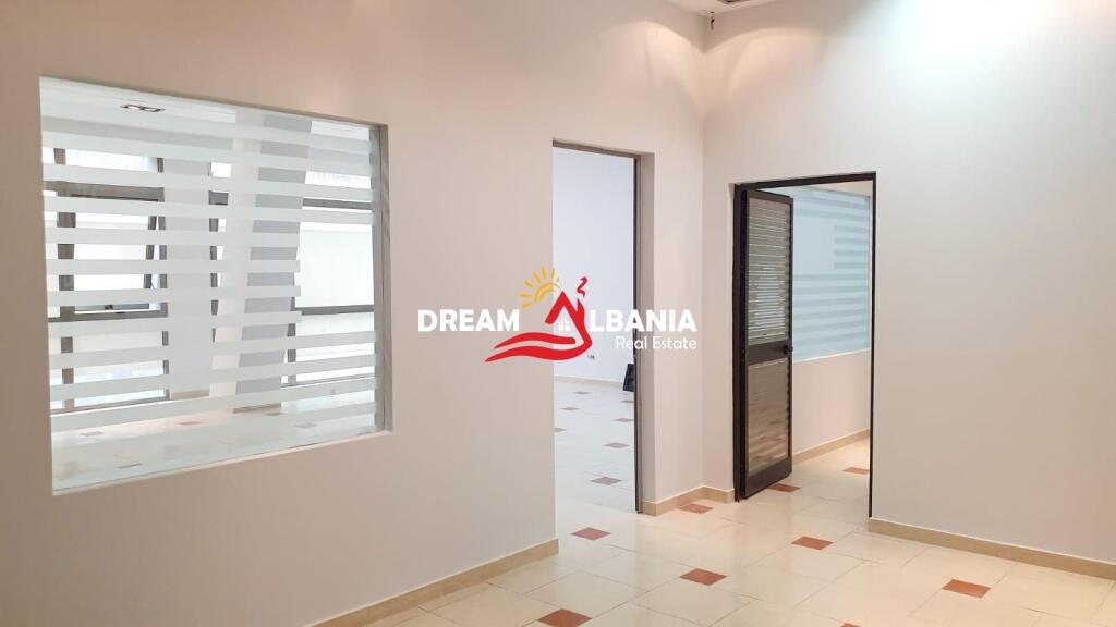 Jepet zyre me qera tek Rruga e Kavajes prane Globe (ID 4261723)