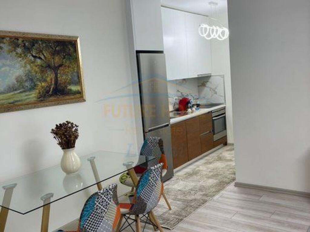 Apartament 1+1, Rruga e Kosovareve, Perball Fushes se Futbollit.