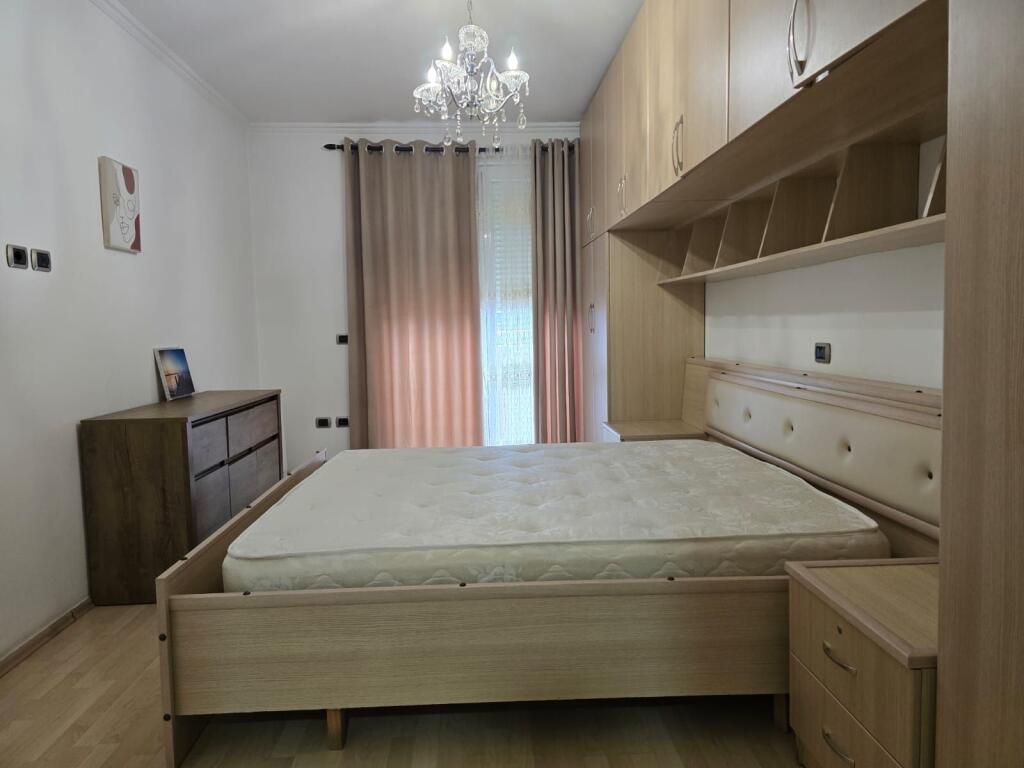 Apartament 3+1 me qira tek Pavaroti