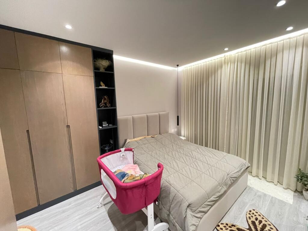 🏡✨ Super Apartament me Qera – 2+1+2  📍 Adresa: Rruga e Dibrës 💶 Çmimi: 850 € / muaj