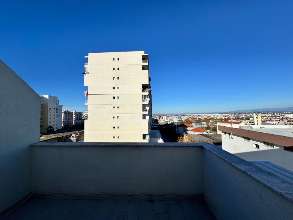 Apartament 2+1 per shitje, Durres.