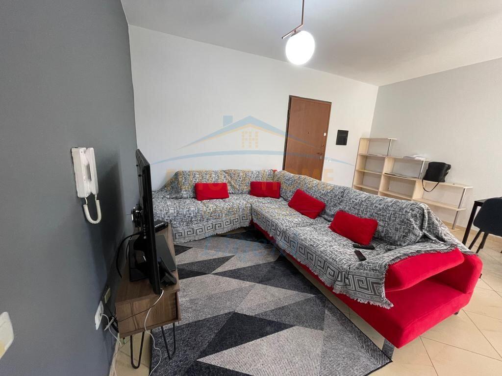 Qera, Apartament 2+1+2+Post Parkimi, Kopshti Botanik, Tiranë