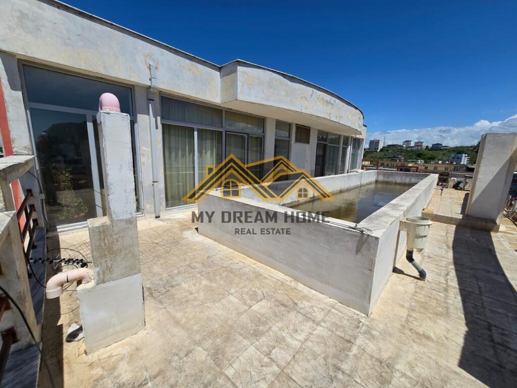 SHITET APARTAMENT 2+1+2+VERAND ME PISHIN TEK SHKEMBI I KAVAJES!!