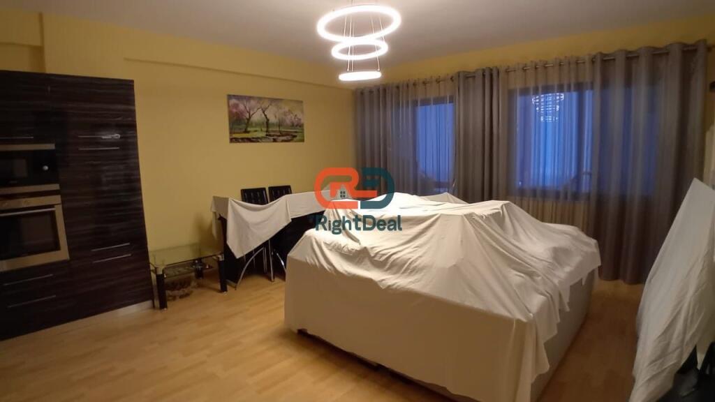 Ne Yzberisht, Shitet Apartament 2+1, Me Kubature Te Rregullt!!!