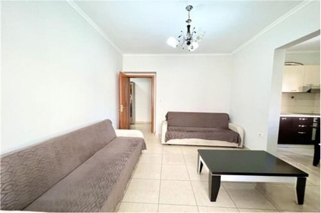 APARTAMENT 1+1 ME QIRA 📍 Medreseja e Tiranës