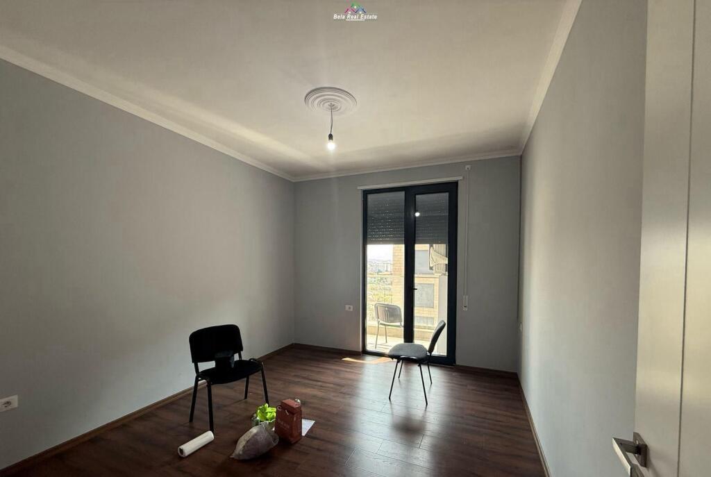 Zyre me qera 3+1+post parkimi ne Porcelan (ID BZ2695) Tirane