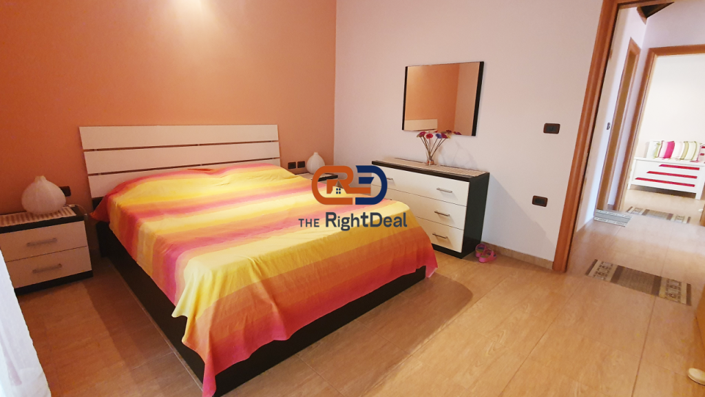 Te Kodra E Diellit,Shitet Vile Kater Kateshe Me Lokacion Perfekt!!