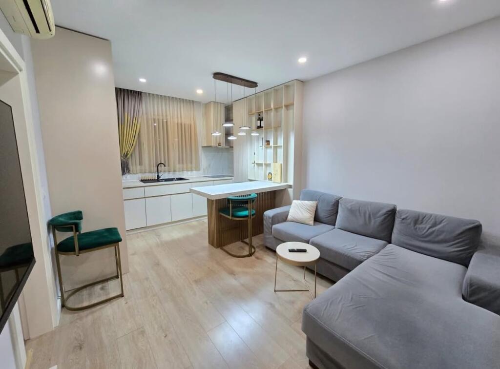 🏠 **Casa in affitto 2+1**  -  Selvia / Via Dibrës / Gj. Partizan