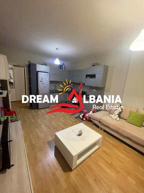 Shitet apartament 2+1 ne Shkoze prane Komplesit Tom Doshi (ID 41212135)