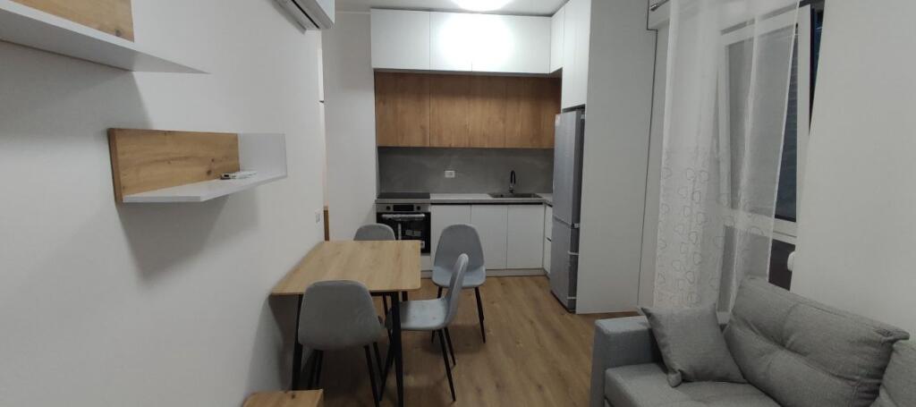 Fresk, jepet me qera apartament 1+1!