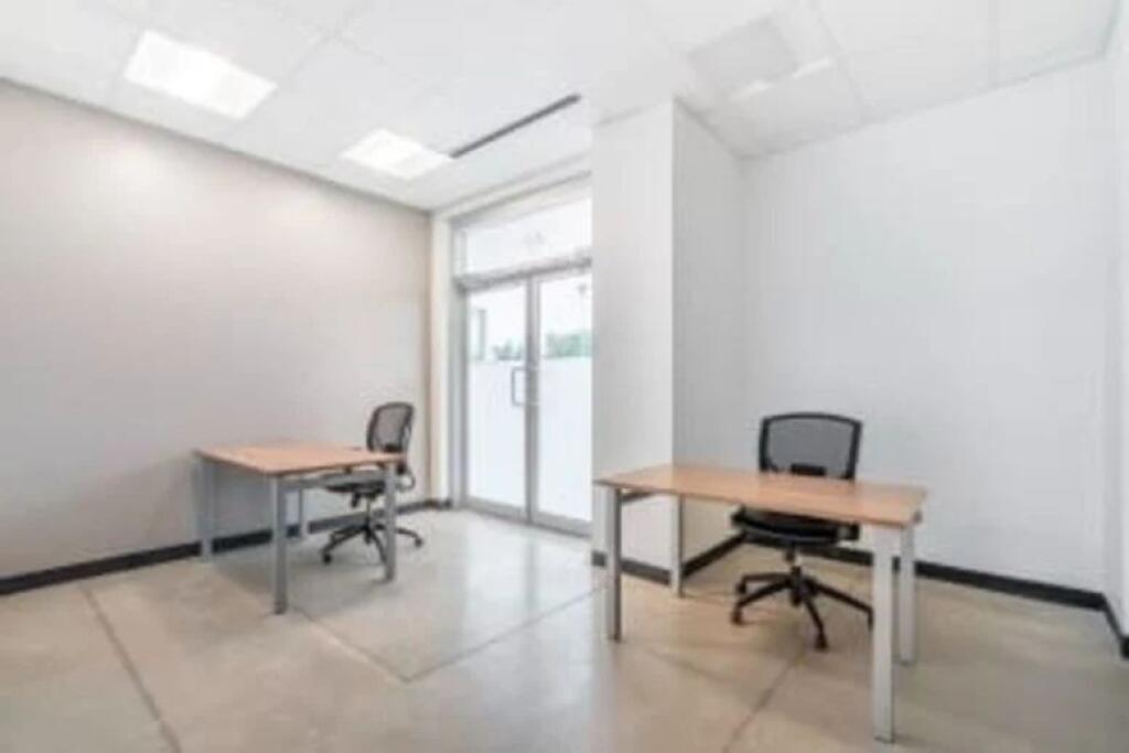 Zyre me qera 1+1 tek Komuna e Parisit (ID BZ2760) Tirane