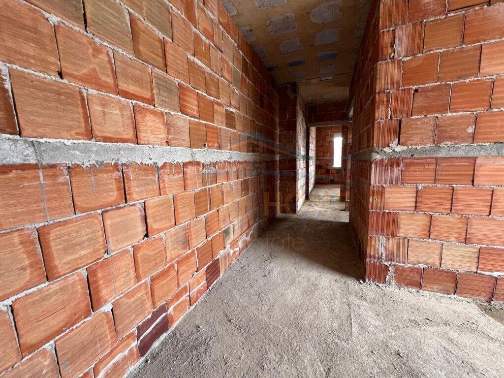 Shitet, Apartament 2+1, Univers City, Tiranë