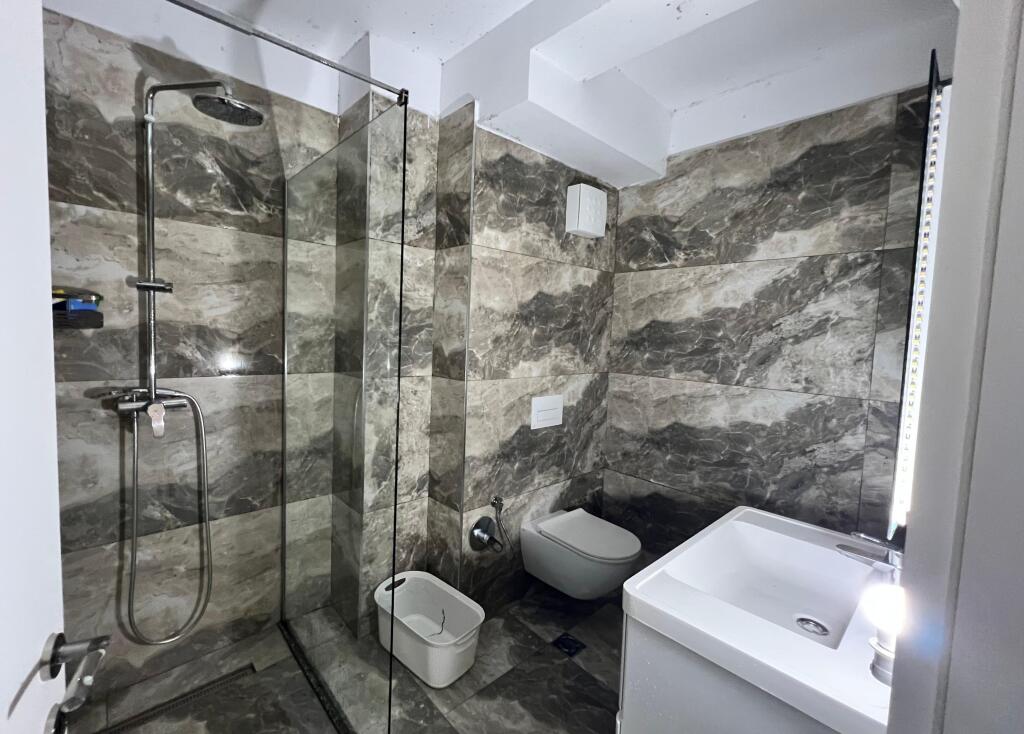 Negozio in affitto vicino al Lago Secco!