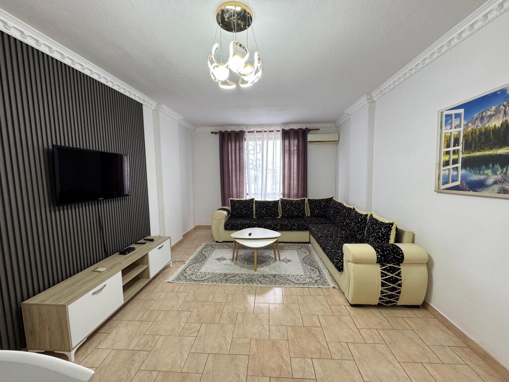 Shitet Apartament 1+1