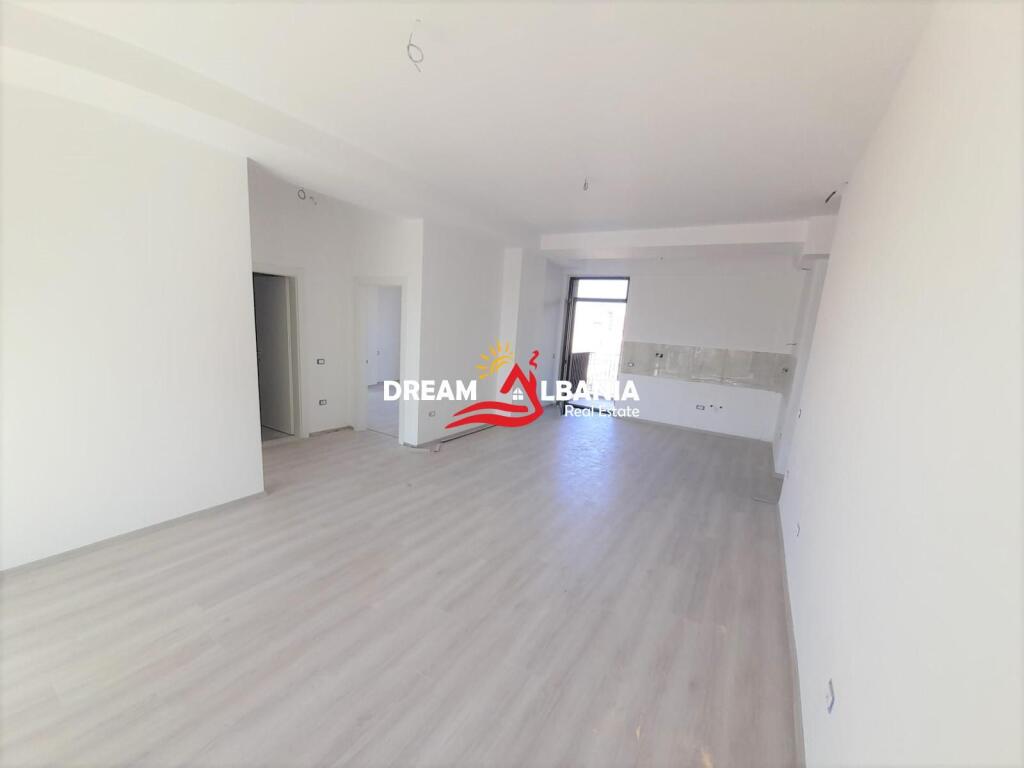 Jepet me qera ambient zyre ne Myslym Shyri prane Someg (ID 4261867)