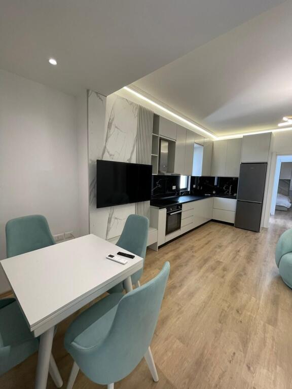 APARTAMENT MODERN NE SHITJE 1+1 TE FARMACIA 10 , RRUGA DIBRES