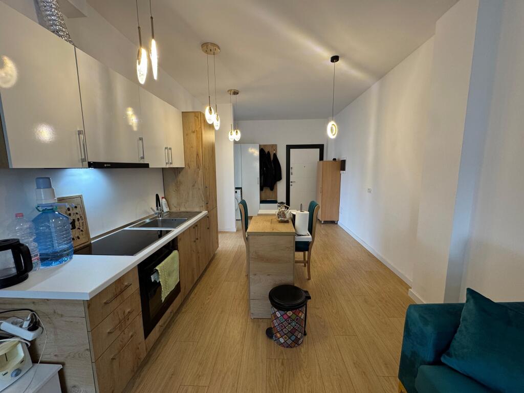 Shitet Apartament 2+1