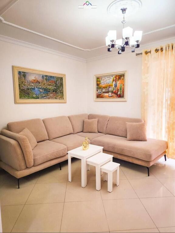 Apartament me qera 3+1 tek Pazari i Ri (ID B23148) Tirane