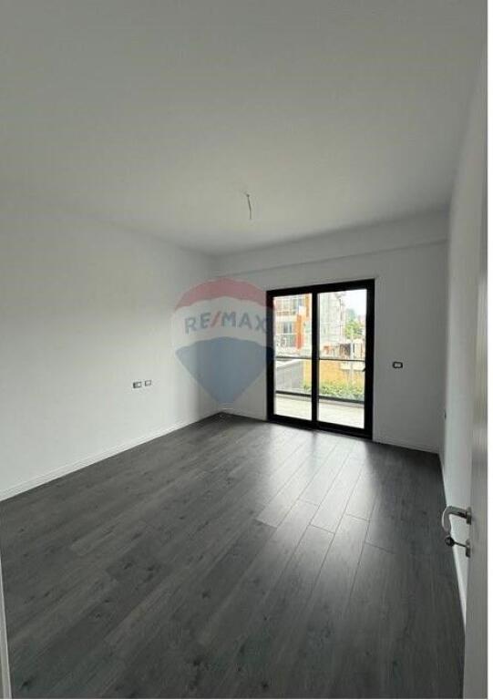 Apartament - Për Shitje - Ish Fusha e Aviacionit, Tiranë(ID: 530481001-728)