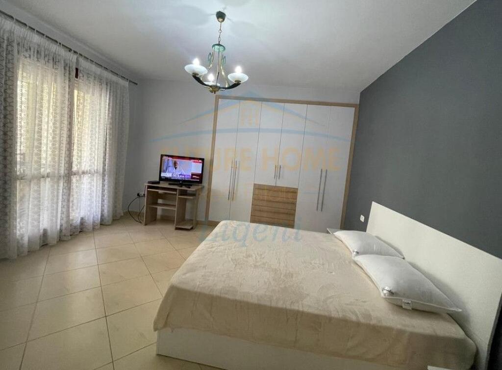 Apartament 2+1+2+Post Parkimi, Kopshti Botanik, Tiranë