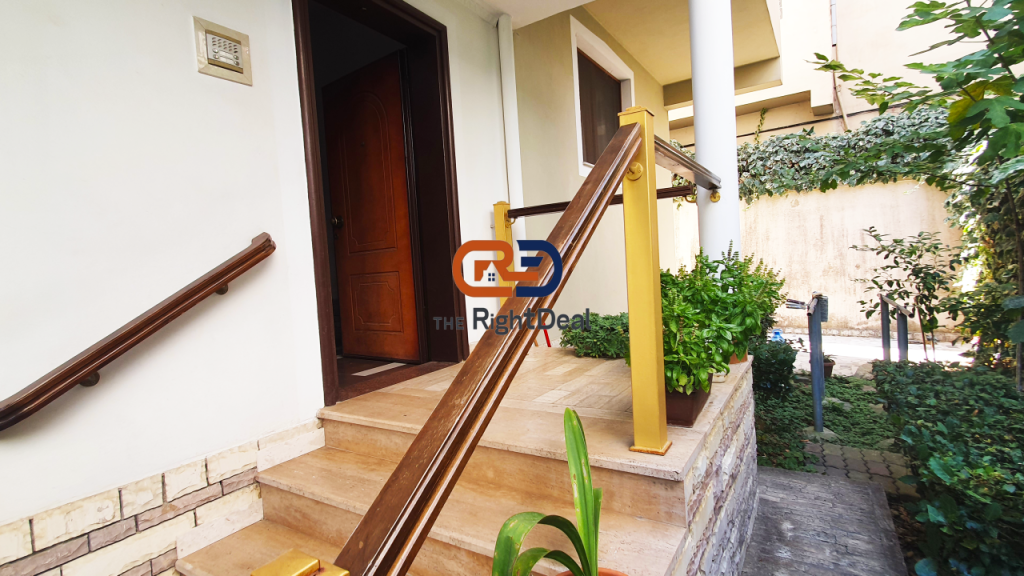 Te Kodra E Diellit,Shitet Vile Kater Kateshe Me Lokacion Perfekt!!