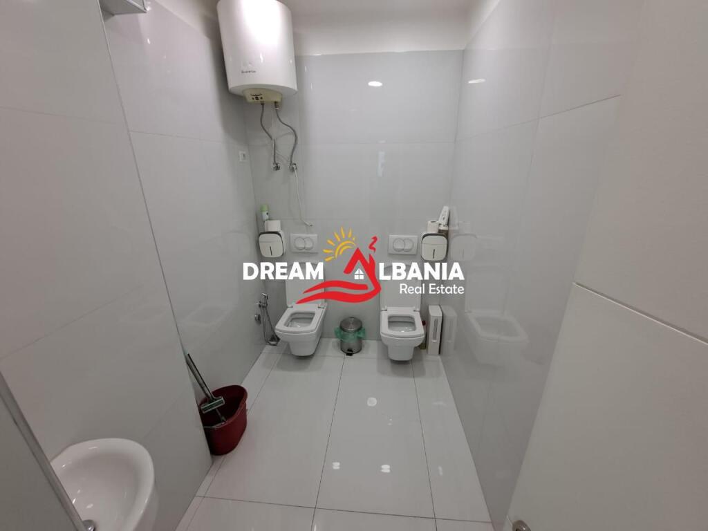 Clinica Dentale in Vendita a Don Bosko, vicino all'Incrocio (ID 4161110)