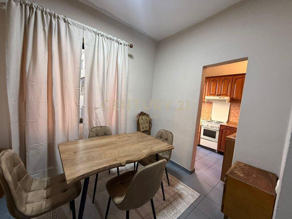 QIRA | Apartament 1+1 – Bllok, Tiranë
