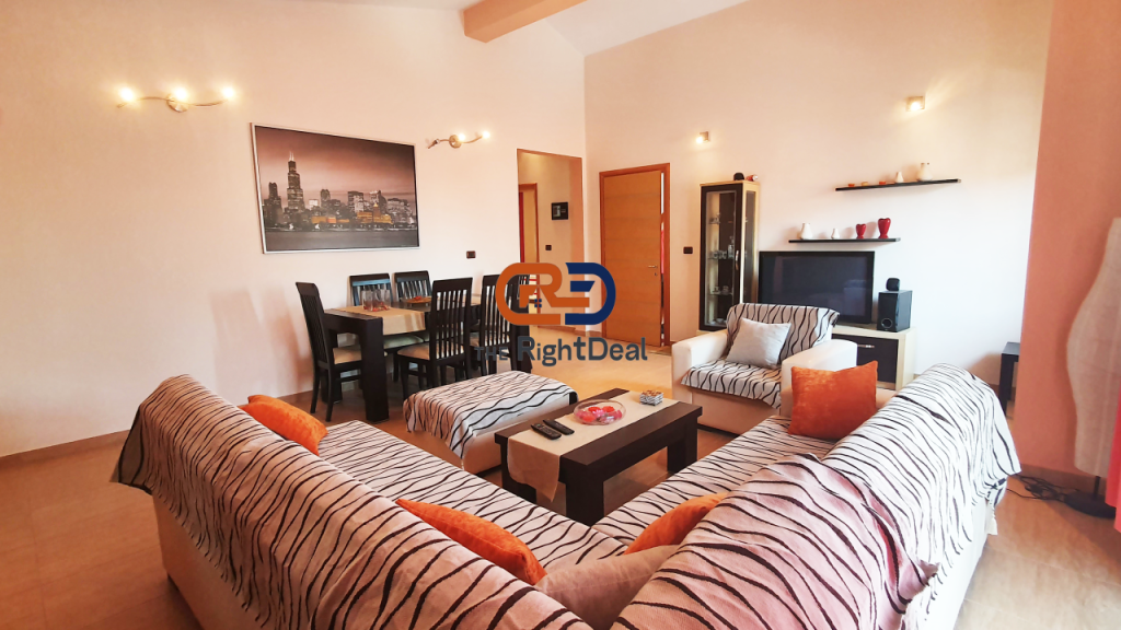 Te Kodra E Diellit,Shitet Vile Kater Kateshe Me Lokacion Perfekt!!