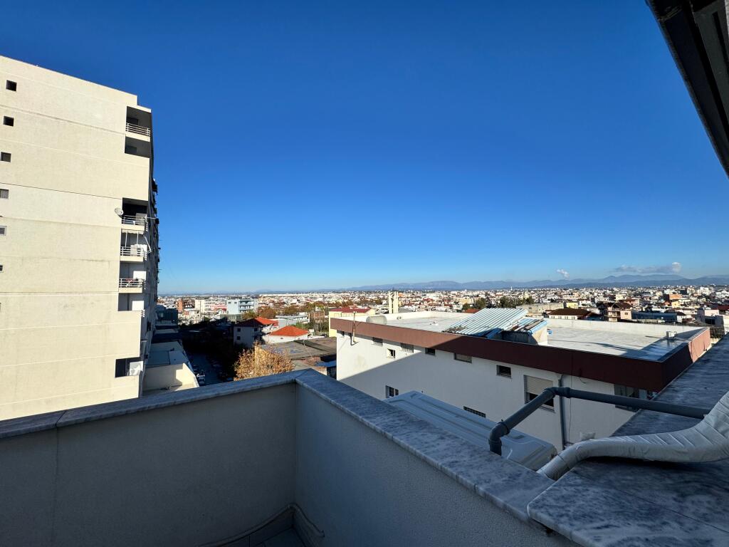 Apartament 2+1 per shitje, Durres.