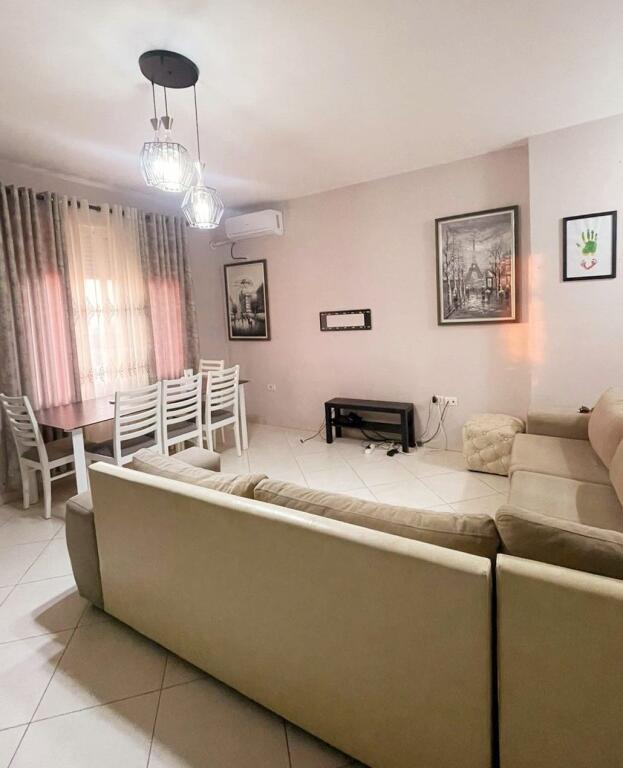Jepet me Qira - Apartament 2+1 i mobiluar ne Fresk