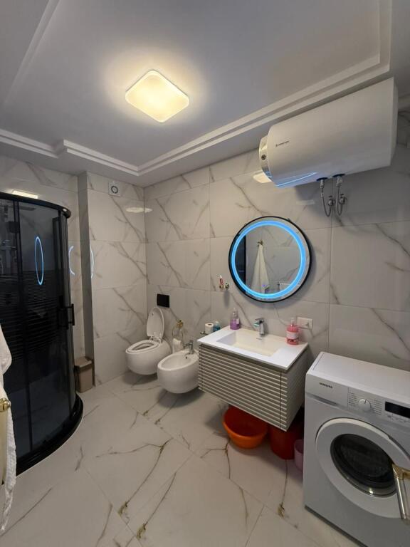 🏡 Jepet me qira afatgjatë apartament 1+1 – Vijë e Parë, Shkëmbi i Kavajës