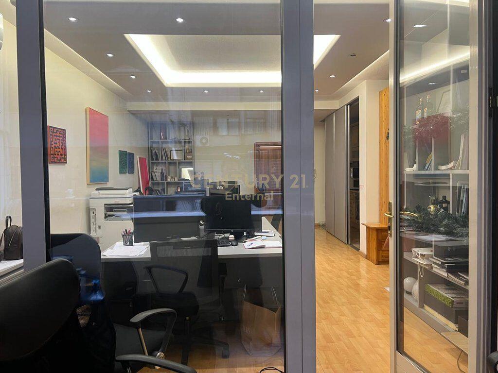 Ambient per Zyra me qira ne Ish - Bllok 1,200 € /Muaj Sip. Totale  110m2