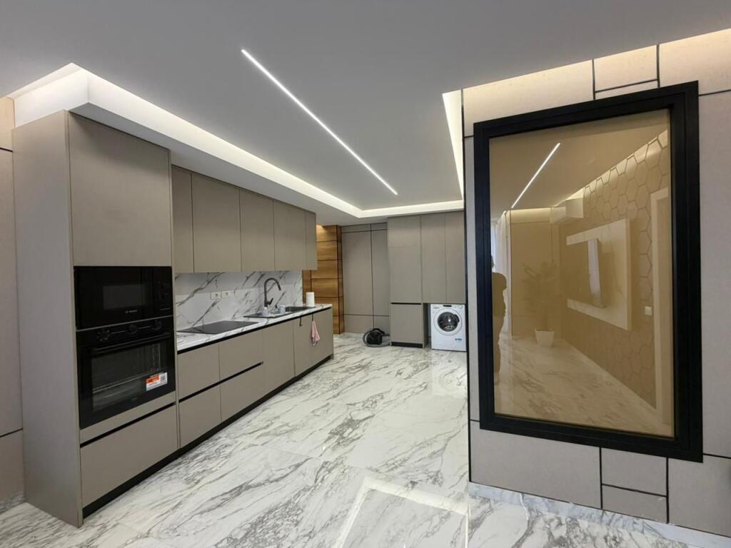 Shitet Apartament 2+1