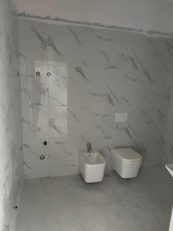 Ambient biznesi me qera