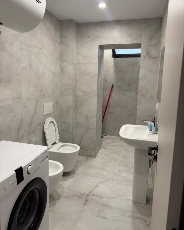 Affittasi 2+1 vicino alla Guardia.