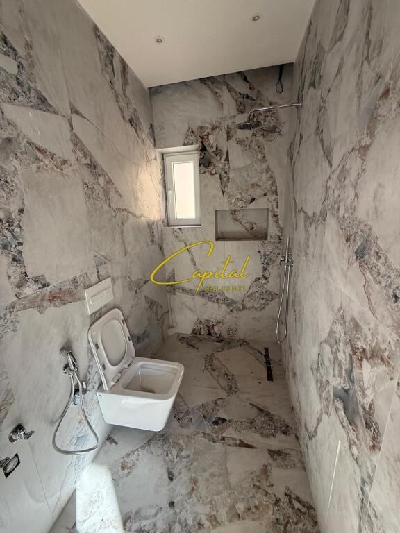 VILE PRIVATE ME QERA 340 M2 21 DHJETORI 200.000 LEKE