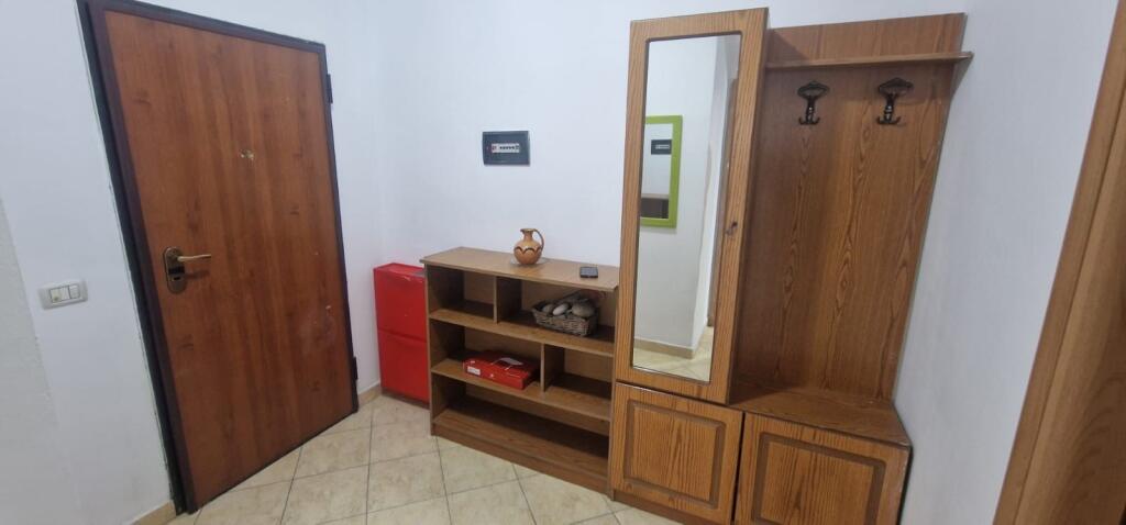 Jepet me qera apartament 2+1+2 tualete te 21 dhjetori