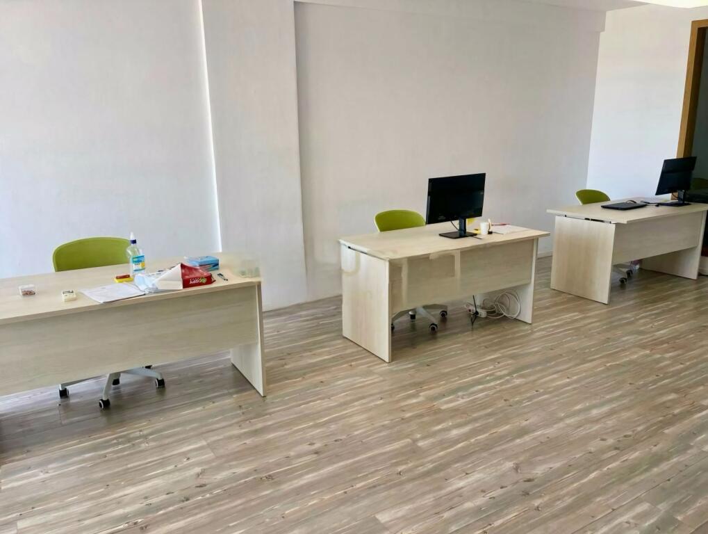 Zyre 125m2 me post parkimi prane Liceut Artistik!