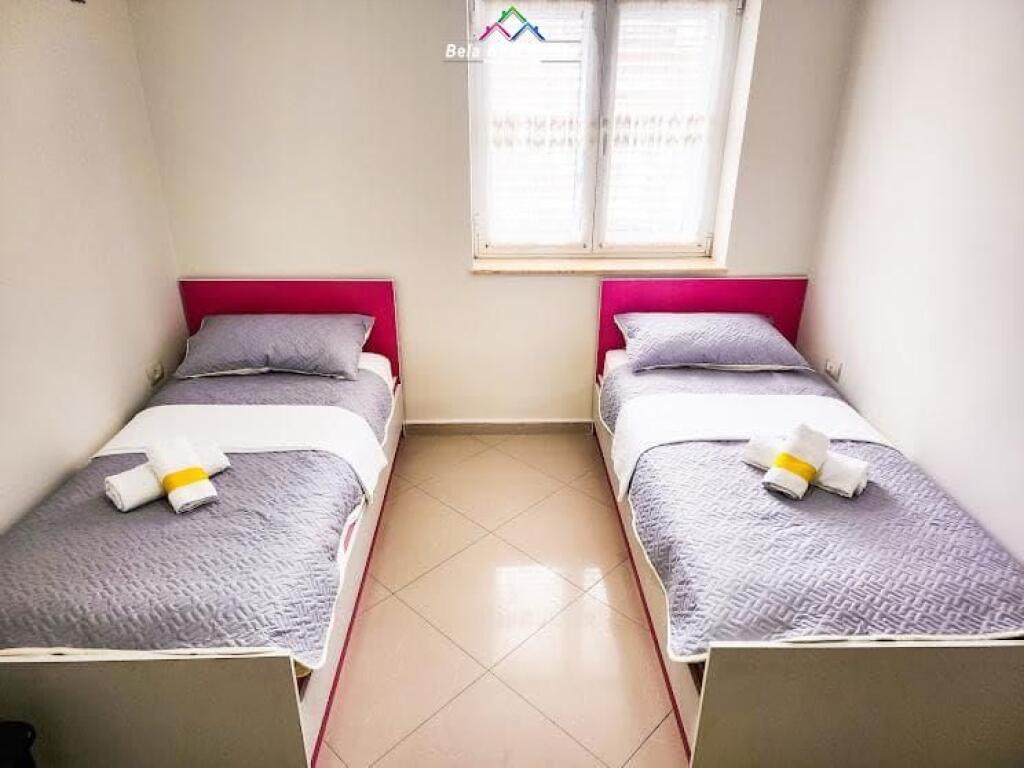 Apartament me qera 3+1 tek Pazari i Ri (ID B23148) Tirane