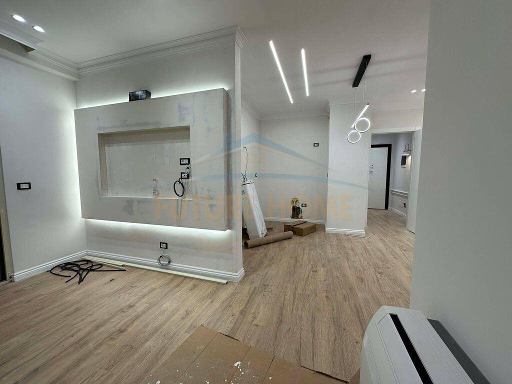 Shitet Apartament 1+1+Verand Kompleksi Fratari , Unaza e Re