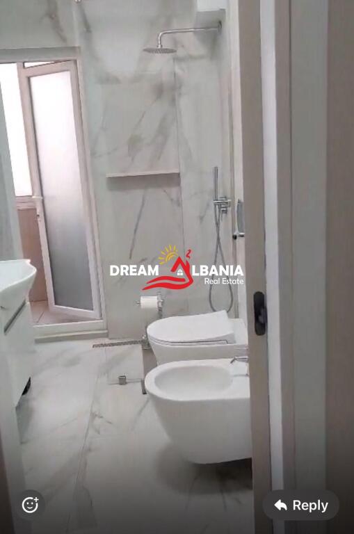 Ambjent zyrash me qera prane Kryqezimit te 21 Dhjetorit, Tirane ID (42611394)