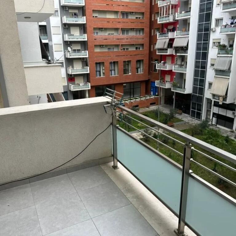 Qera , Apartament 1+1, Yzberisht, 500  euro/muaj