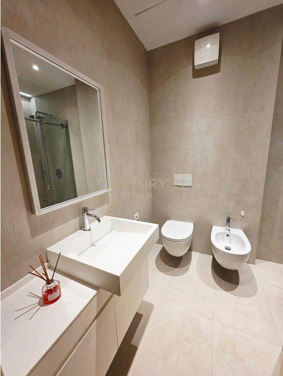 SHITET VILË E BASHKËNGJITUR ME OBORR – KODRA E DIELLIT 1