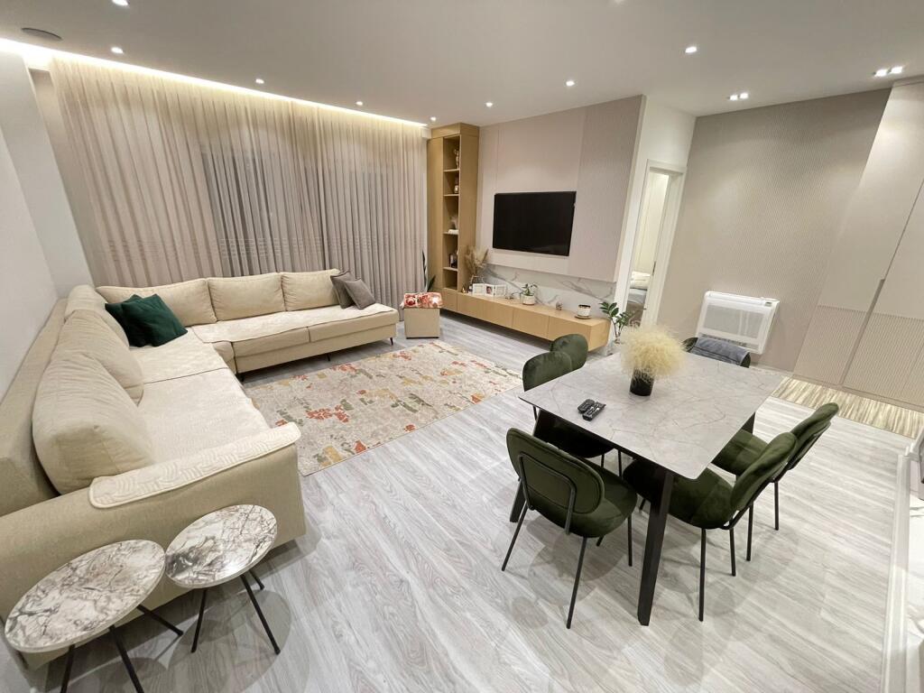 🏡✨ Super Apartament me Qera – 2+1+2  📍 Adresa: Rruga e Dibrës 💶 Çmimi: 850 € / muaj