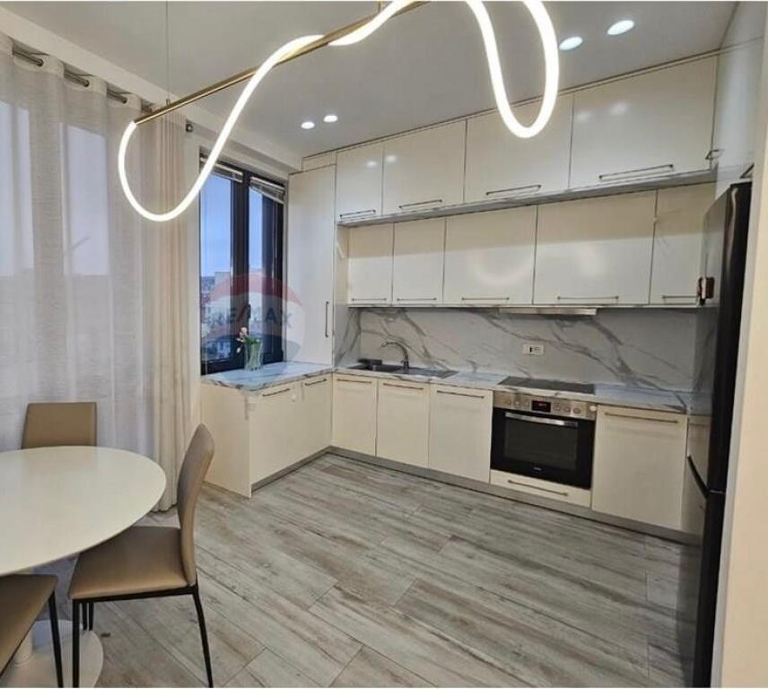 2+1 me qira rruga e Elbasanit